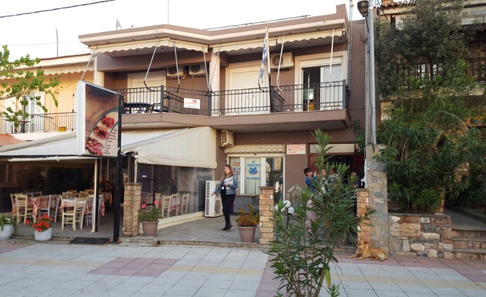 Vila Antonia Pefki