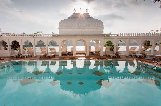 taj-lake-palace-udaipur